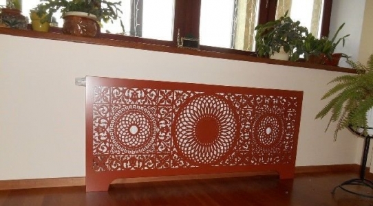 Коричневый экран-короб на батарею